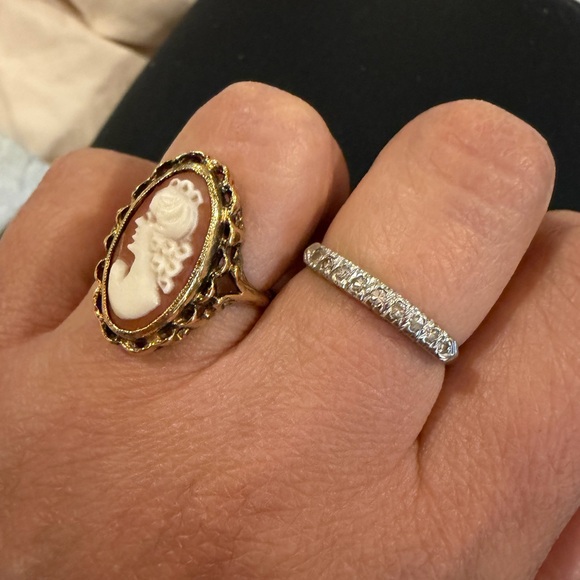 Vintage 14k white gold and diamond wedding band/ring - Picture 4 of 6